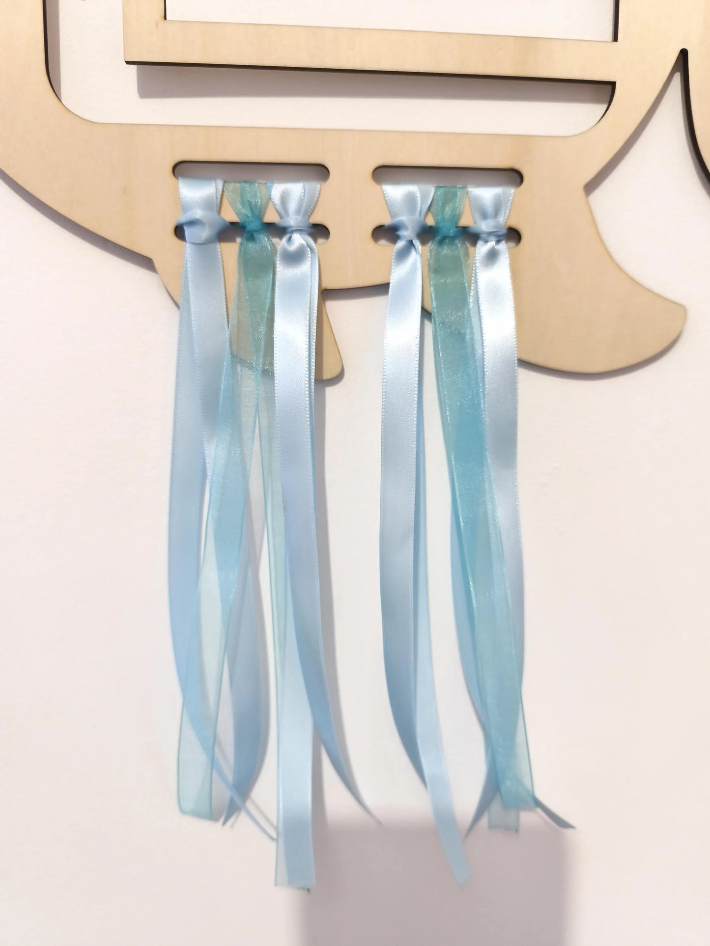 Support à Barrettes et Chouchous Personnalisé – Porte-accessoires Cheveux Enfant "Petit poisson" – Déco Murale Bois Peinte à la Main